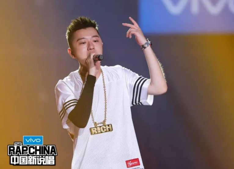 《中國新說唱》人氣rapper，僅他登上跨年晚會，專屬情歌螢幕首秀 娛樂 第5張