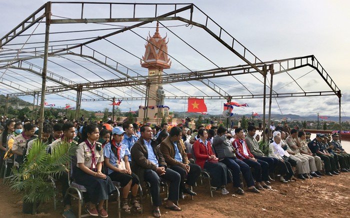 柬埔寨多地越柬友谊碑修缮或新建落成，纪念40年前越南军入柬作战