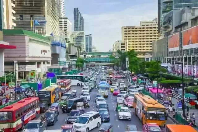 (以日本人最为集中)和泰国人最重要的居住区,占据了曼谷市区面积的31%