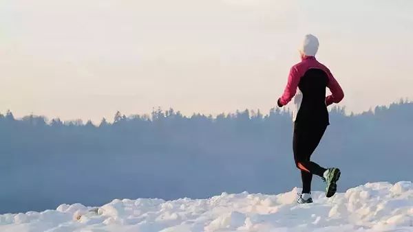 冬天跑步穿什麼？把握3個原則，既保暖又輕便 未分類 第3張