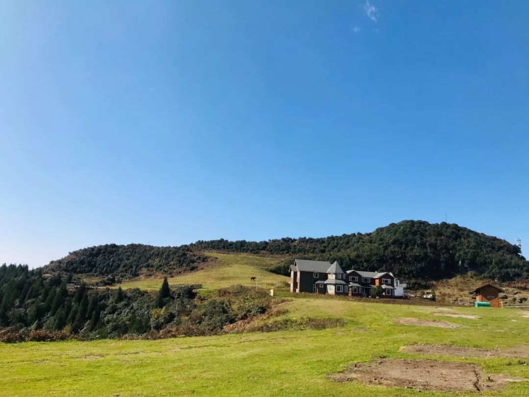 晴空万里十一点到达野鸡坪景区野鸡坪的辽阔"别废话了,快吃吧!