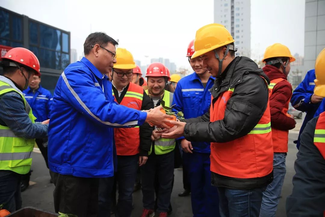 辛苦了程并强一行慰问新年坚守一线的五冶人