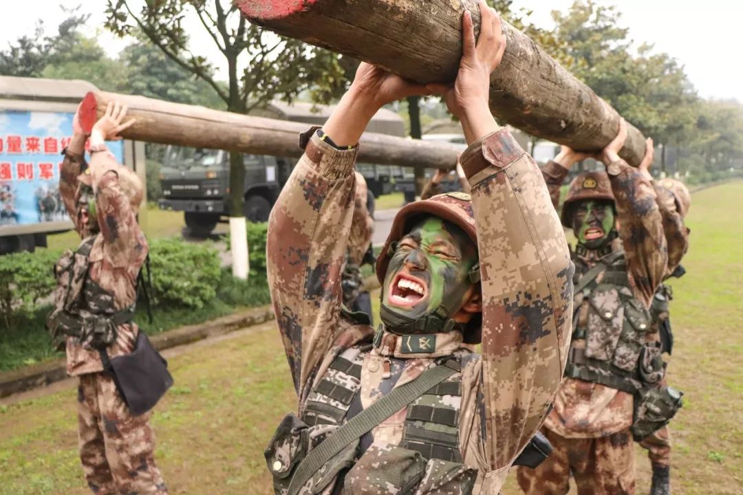 狠!狰!劲旅2018"表情包"诠释兵哥血性青春