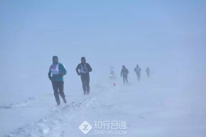 全球最冷酷赛事之一！贝加尔冰湖马拉松15周年报名即将截止！-雪花新闻