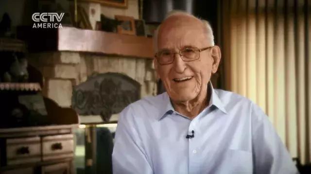 102歲退休的心臟外科醫生，50年素食 未分類 第1張