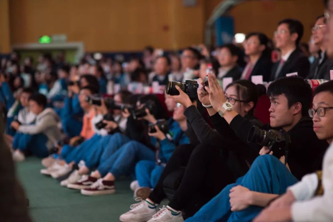 沿着思念狂奔向你2018华附春晚