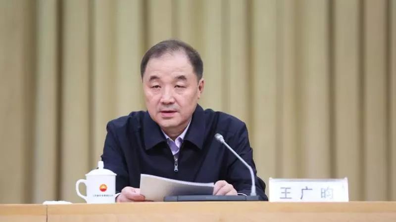 王广昀对油田完成2019年油气勘探主要指标进行安排部署.