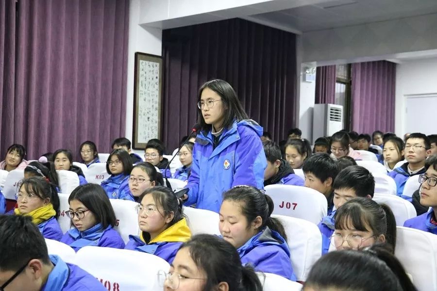 国防大学教授秦利泾干中学走出的优秀学子