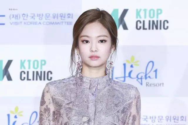 Jennie和KAI確認戀情後，無論是對YG還是BLACKPINK，真的損失慘重