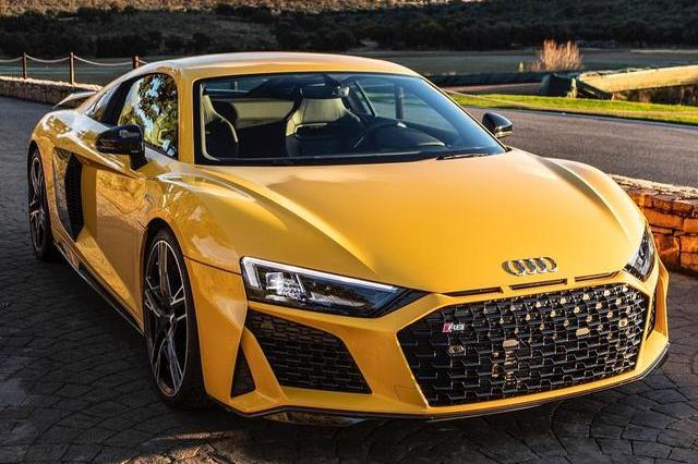 全新2019款奥迪r8 v10 performance试驾,外表凶悍 声