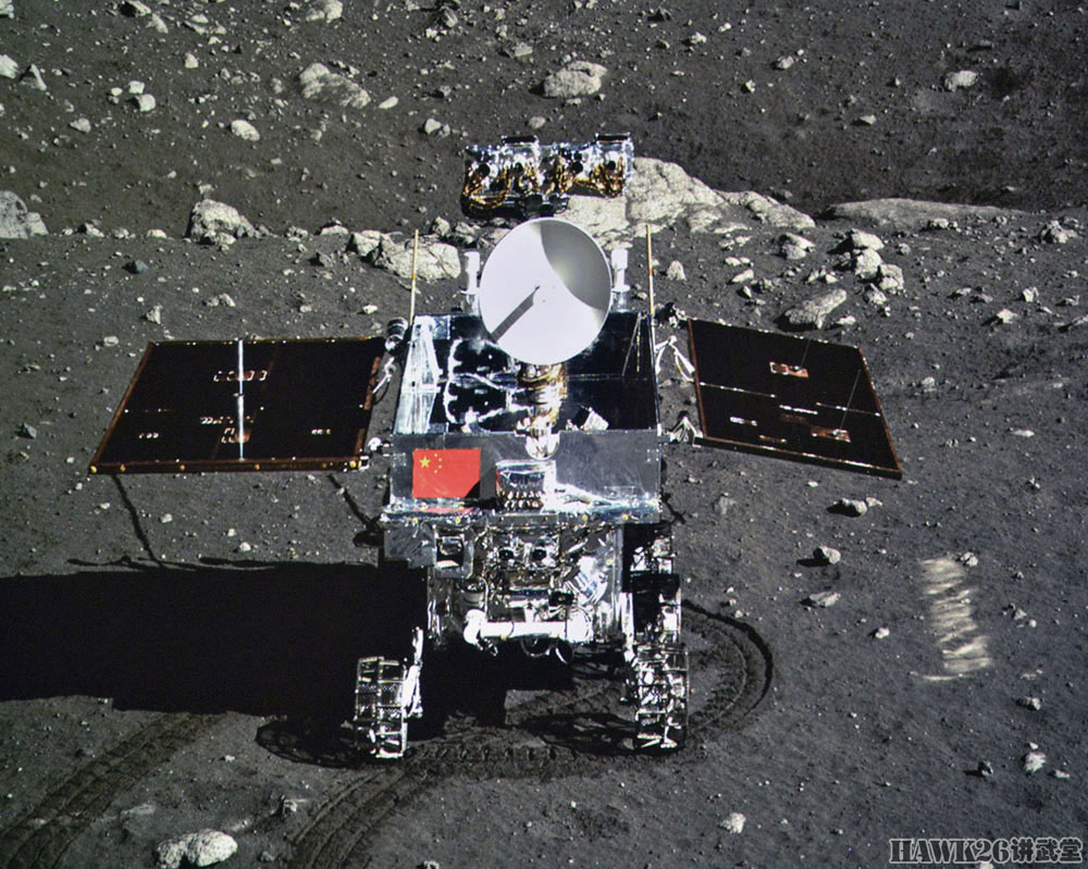2013年12月15日,"嫦娥三号"探测器拍摄的"玉兔"月球车照片,这是一次