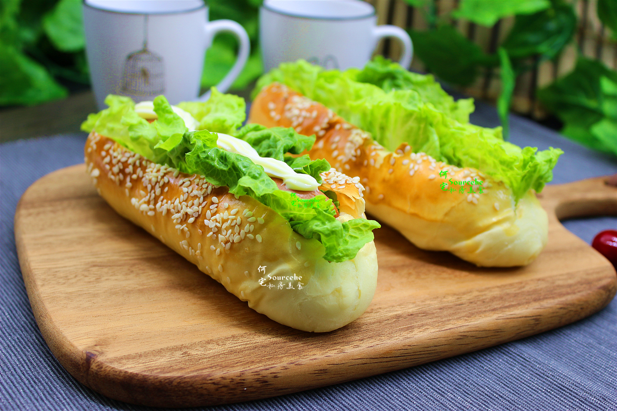 Hotdog with big sausage and fresh tomato, lettuce and mustard isolated ...