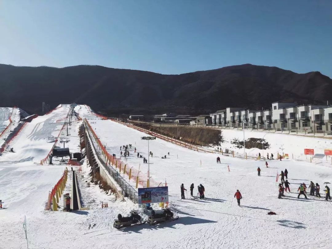 乐活】北京城区首座大型滑雪场今起正式迎客,可同时容纳3000多人_公园