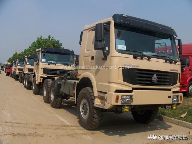 全驱豪沃牵引车很少见看看重汽第一代howo375马力6x6牵引车