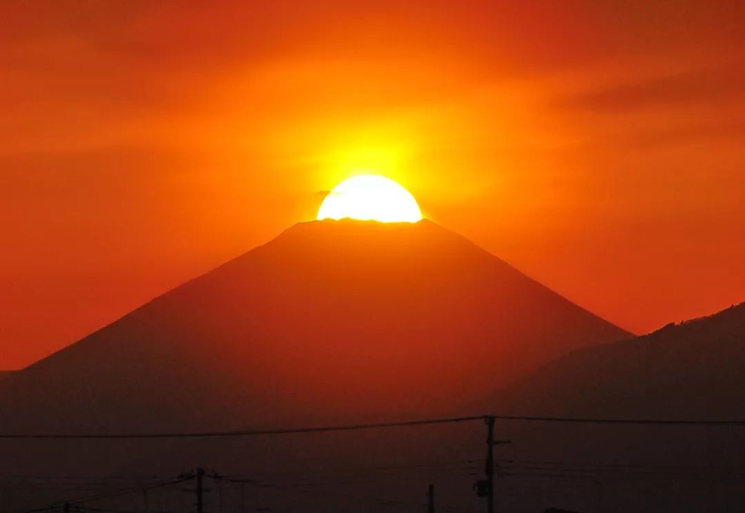 日本人真的有100种方式看富士山