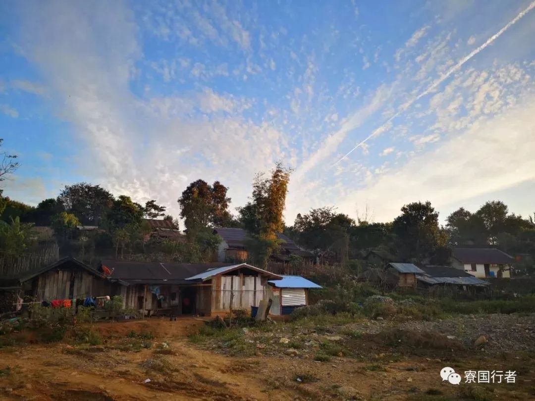 多图爆出一个真实的老挝苗寨生活风景美还没有空心村