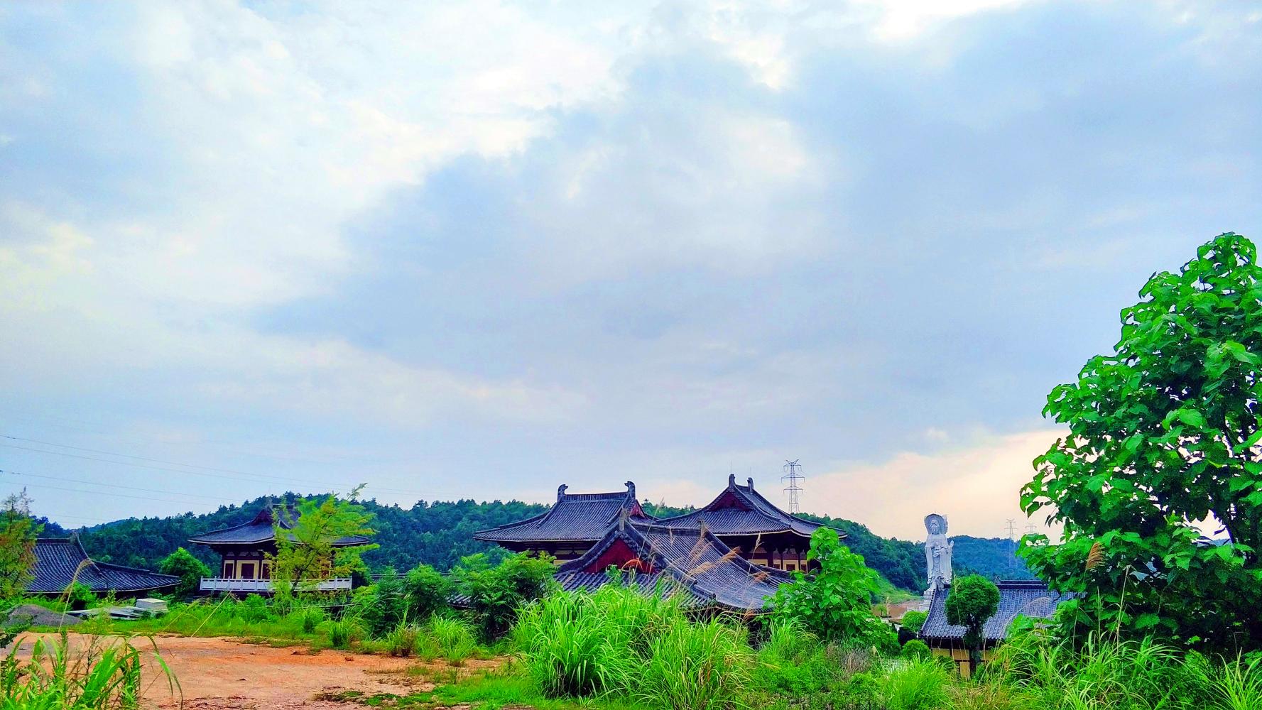 江西省抚州市东乡区佛岭公园西隐寺