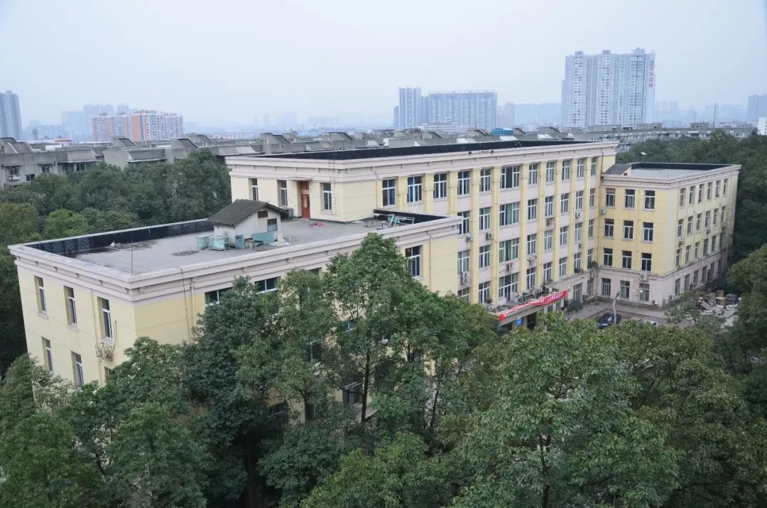 成都人口大学_成都大学