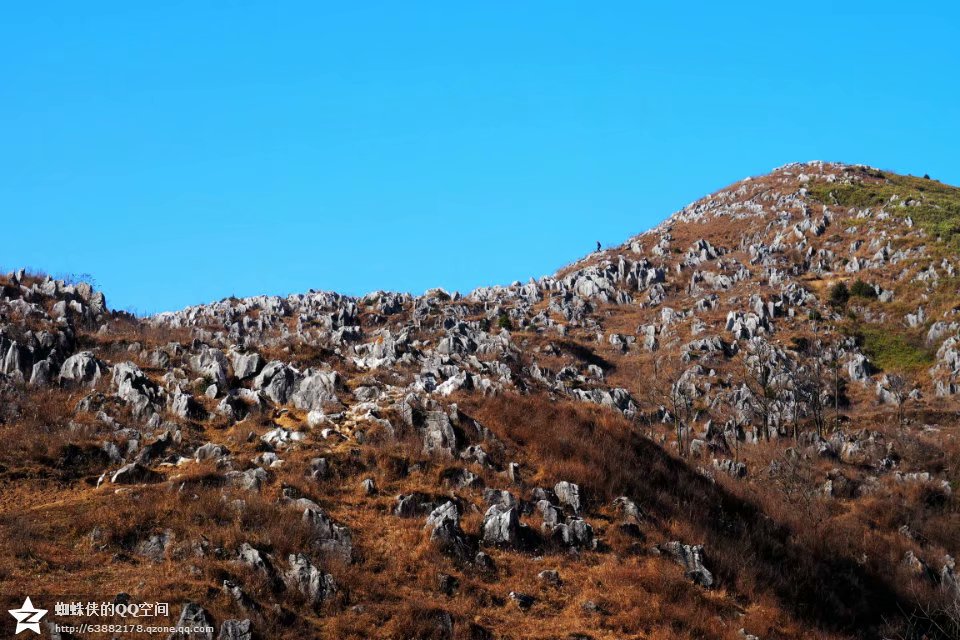 小编带你领略坎子山石林的美走上湖北口坎子山,举目眺望,奇峰竞秀