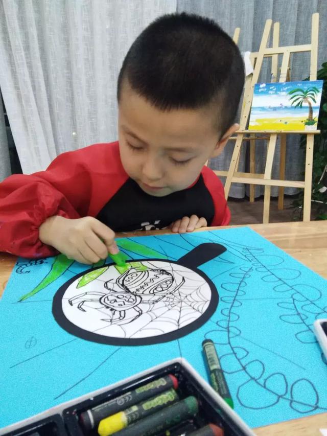 怎样帮助孩子寻找到属于自己的绘画语言呢？