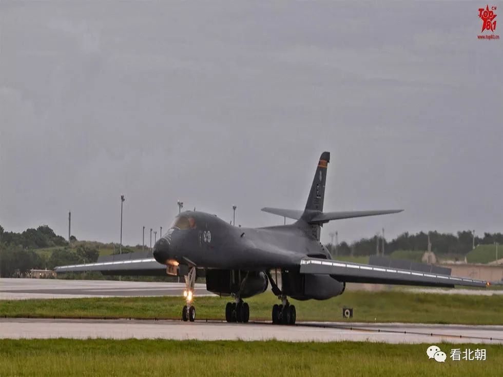 难得一见！美国空军B-1、B-2、B-52轰炸机关岛基地全家福_部署