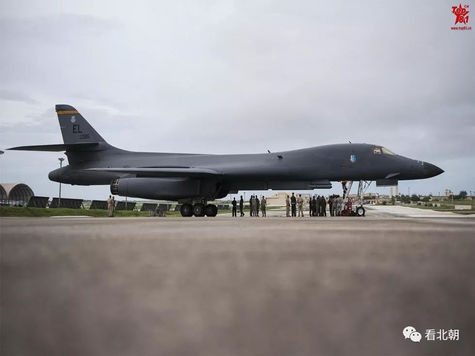 难得一见！美国空军B-1、B-2、B-52轰炸机关岛基地全家福_部署