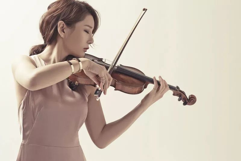 【特别推荐】韩国著名小提琴手申知儿演奏高难度乐曲《a小调第24随想