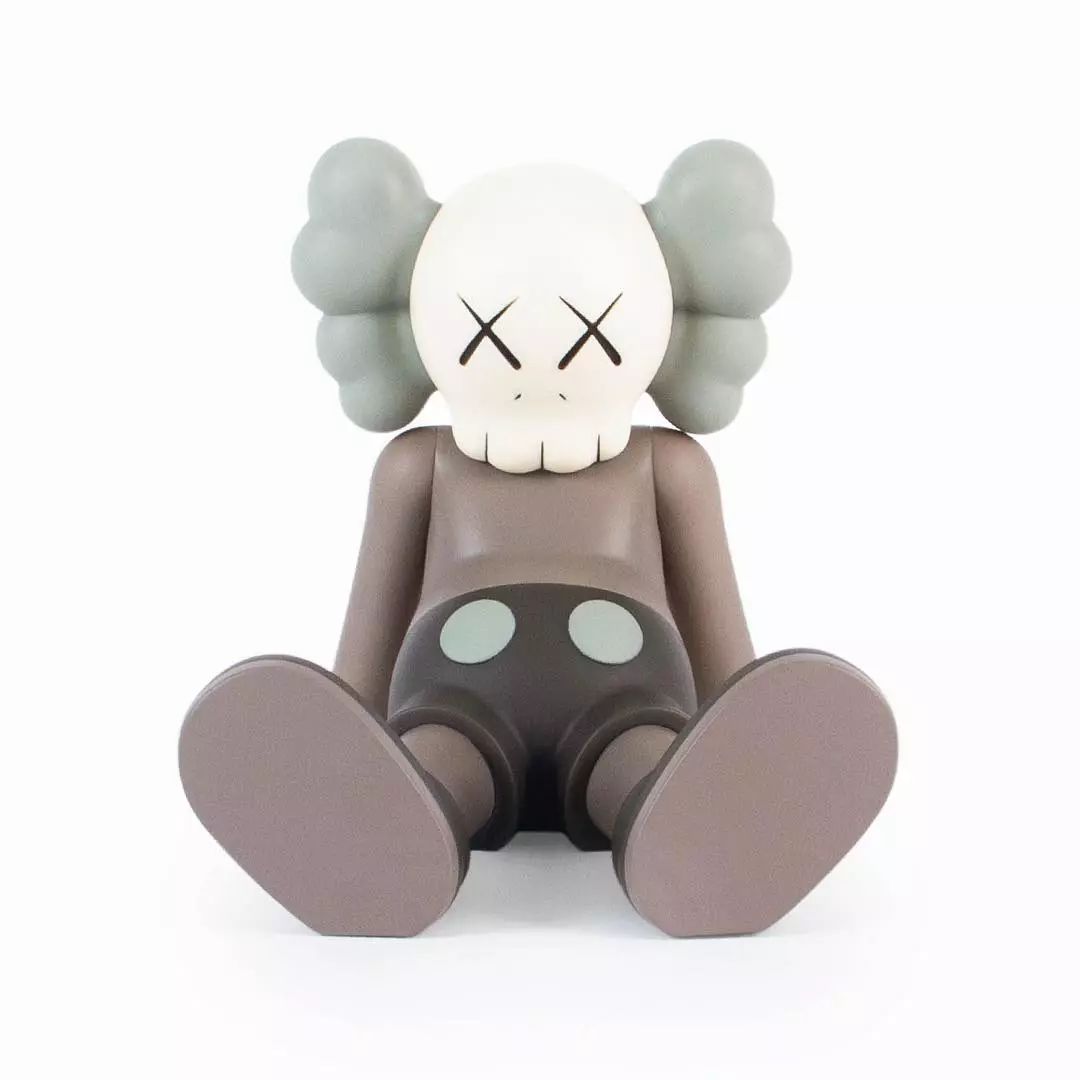 kaws:holiday 大型官方户外艺术展坐落台北市| 周边限量商品clot线上