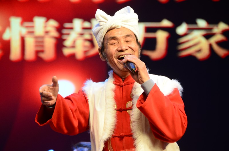民歌手回府谷办惠民音乐会老中青三代歌手演绎陕北民歌传承