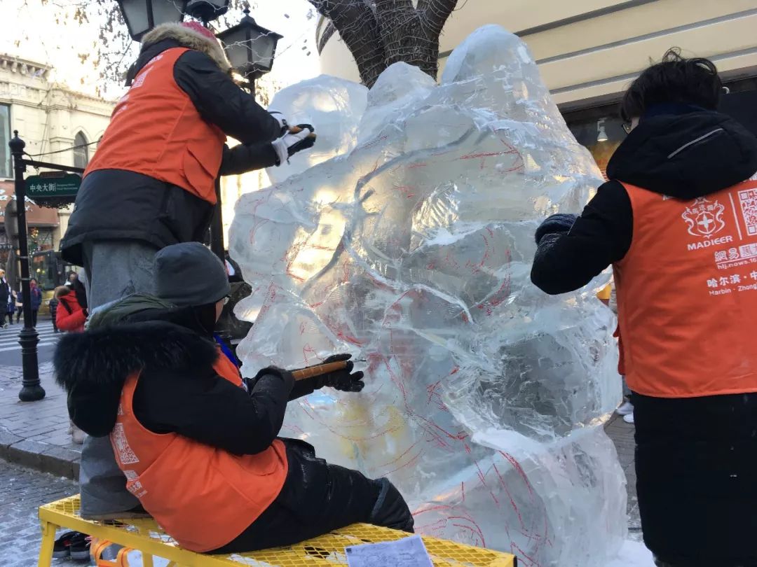 鲁迅美术学院传媒动画学院学生在全国高校冰雕比赛中荣获多项嘉奖