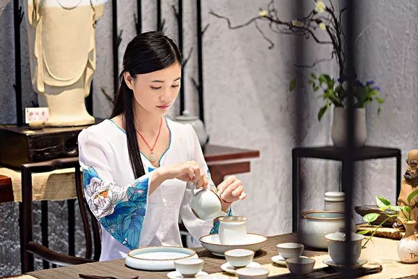 答问：茶艺师为何颁布新标准？茶艺师的定义有何新意？(图2)