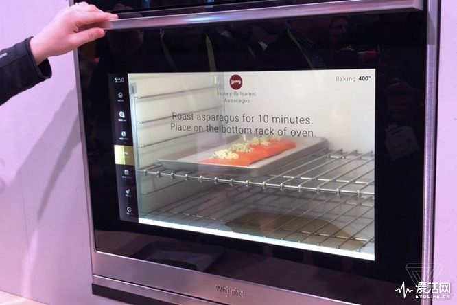 CES2019 | 牛排幾分熟 看下惠而浦這款AR概念烤箱的螢幕就知道 科技 第1張