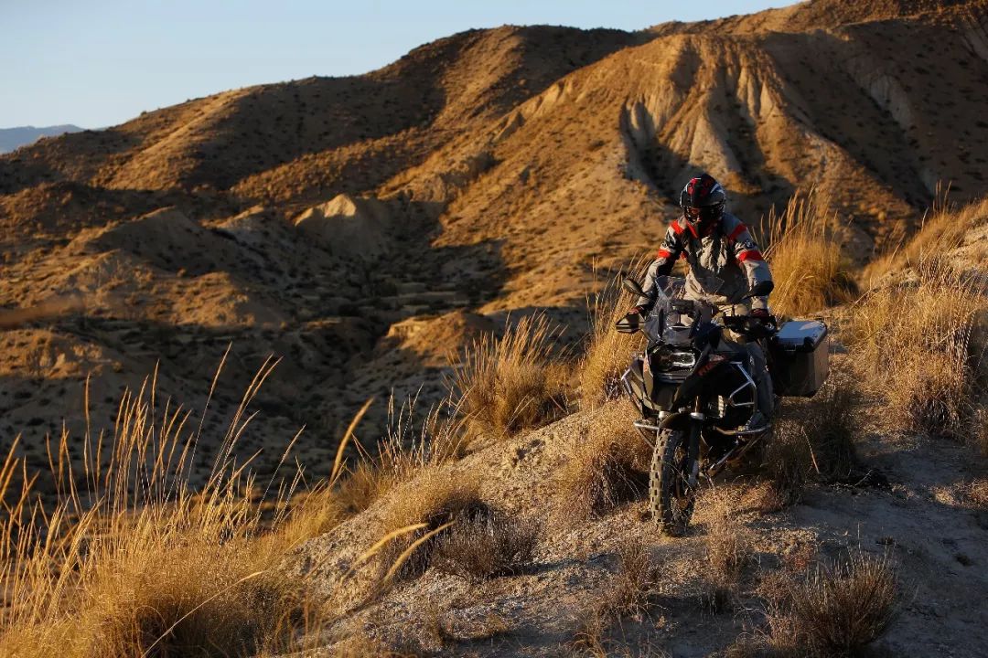 " …… 没错,ta就是被爱称为"水鸟"的bmw r 1200