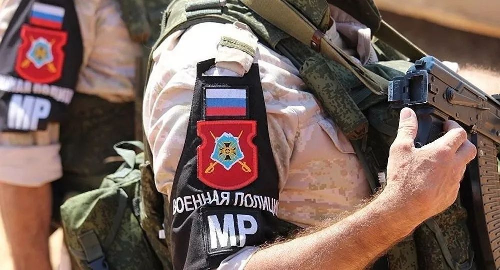 俄罗斯军事警察已经在曼比季进行巡逻