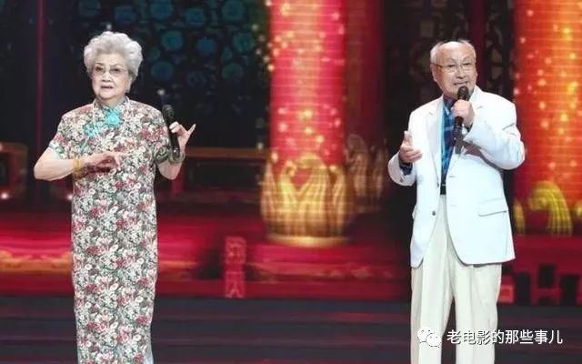 昔日帥小夥 70年代演樣板戲成大明星 妻子很美麗 恩愛不分離 如今84歲