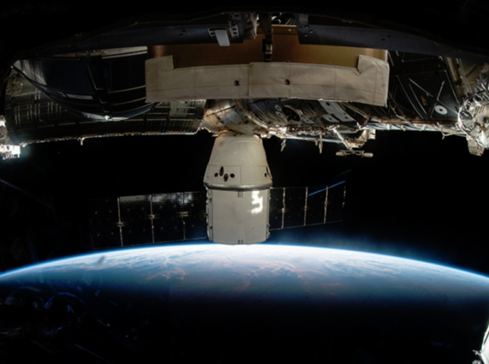 龙飞船即将和国际空间站分离 将把一堆实验结果送回地球