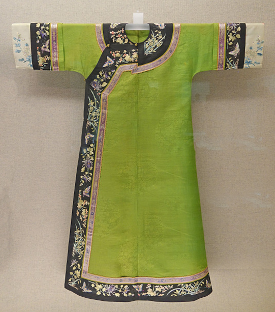 满族绿纱旗袍,清代,上海博物馆中国少数民族工艺馆