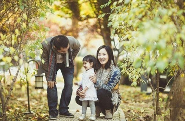 她是趙子琪, 當過央視主持人, 也演過戲, 現在過著讓人羨慕的生活