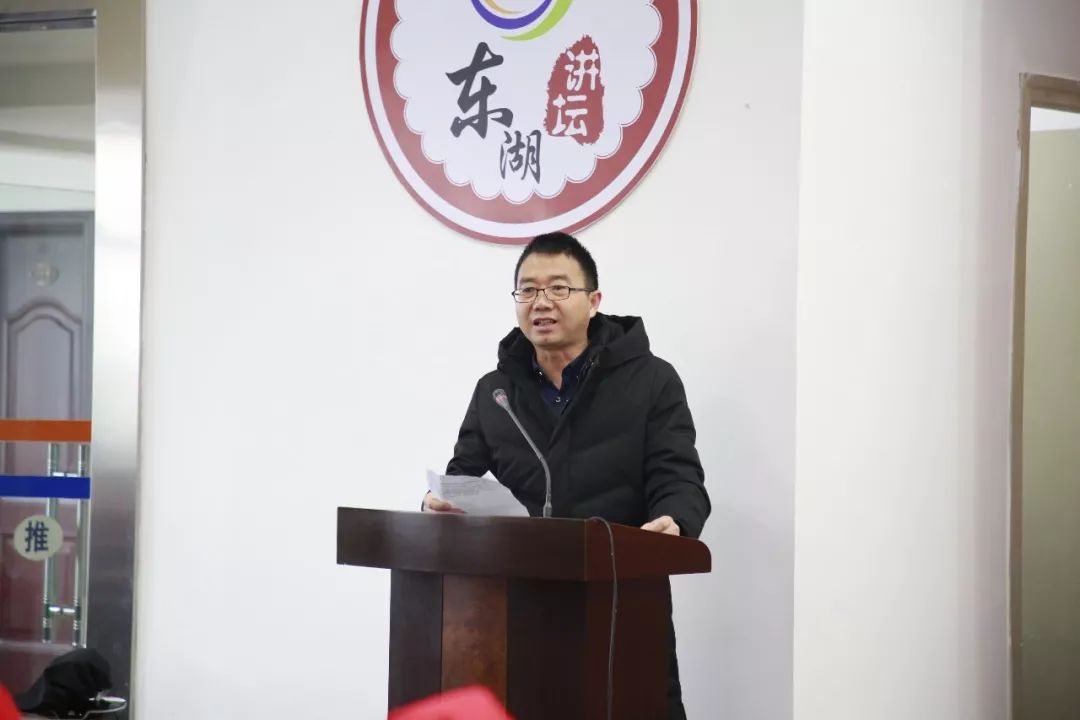 文明实践所副所长,镇人大主席吴亚忠宣读志愿者招募倡议书县委常委