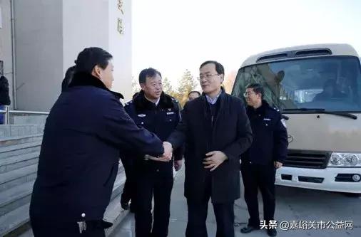 李宏武同志慰问嘉峪关市公安局基层单位和民警