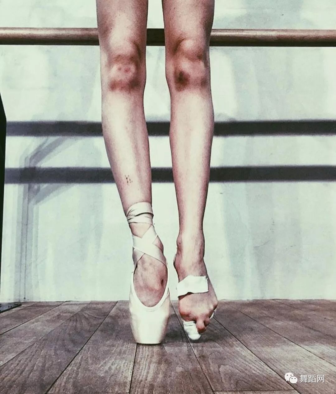 慎点这就是最真实的舞蹈演员的脚