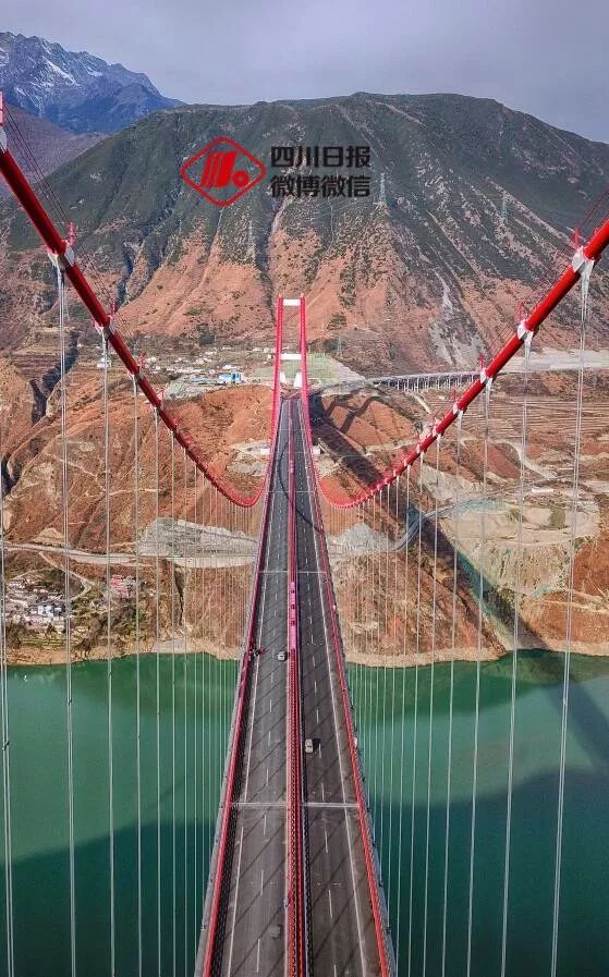 资料图:雅康高速泸定大渡河大桥