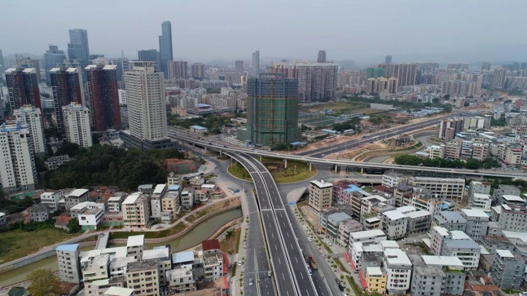 江北,左上方为云山东路,正下方接隆生大桥,右中为惠民大道,右上方是新