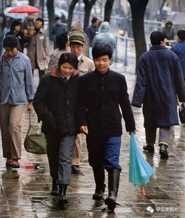 1972年,北京,街上行人.