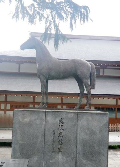 实拍臭名昭著的靖国神社：供奉甲级战犯照片，一样东西令人愤怒