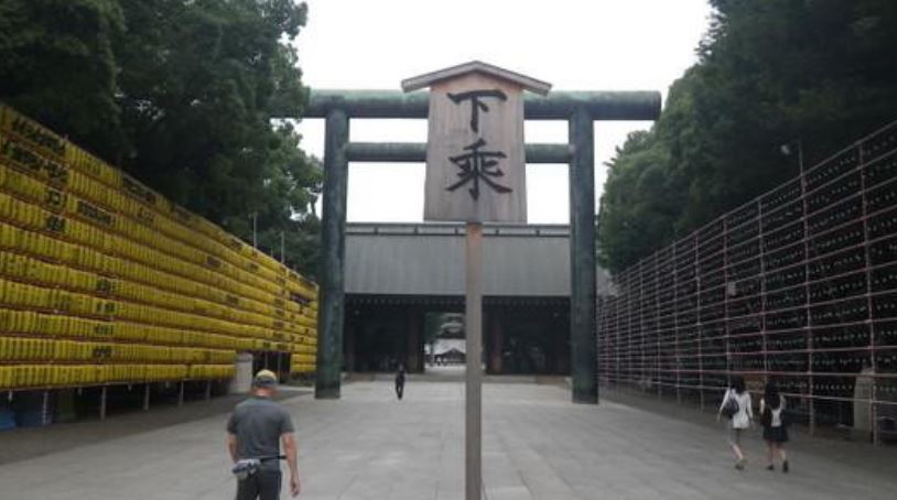 实拍臭名昭著的靖国神社：供奉甲级战犯照片，一样东西令人愤怒