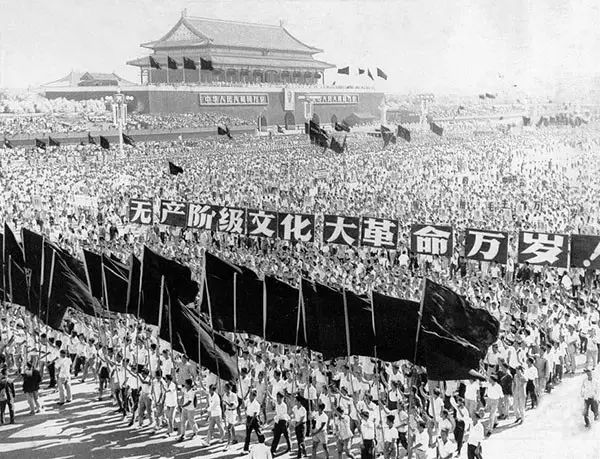 1971年,北京,国庆大游行.