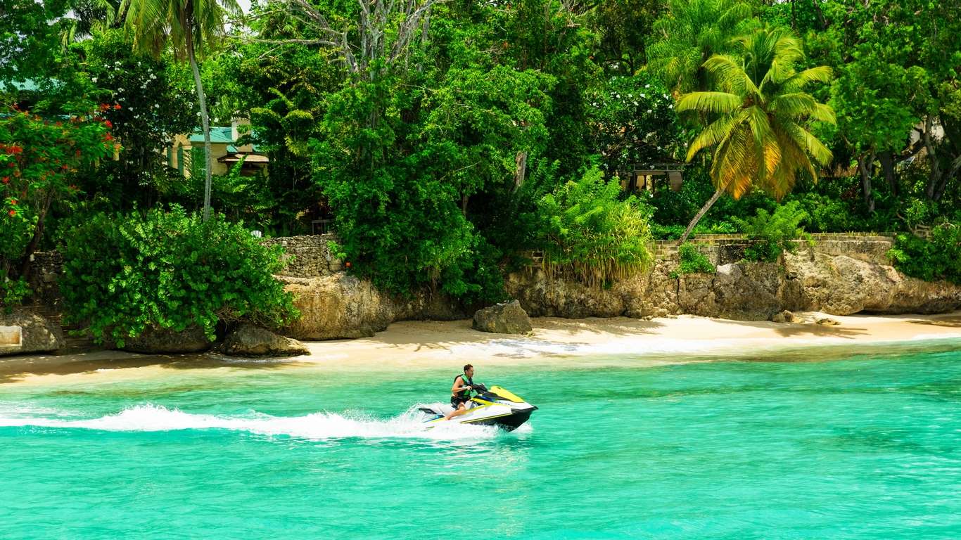 加勒比海蓝绿色水域的开曼群岛您值得一去，一起看看吧！|开曼群岛|海星|黄貂鱼_新浪新闻
