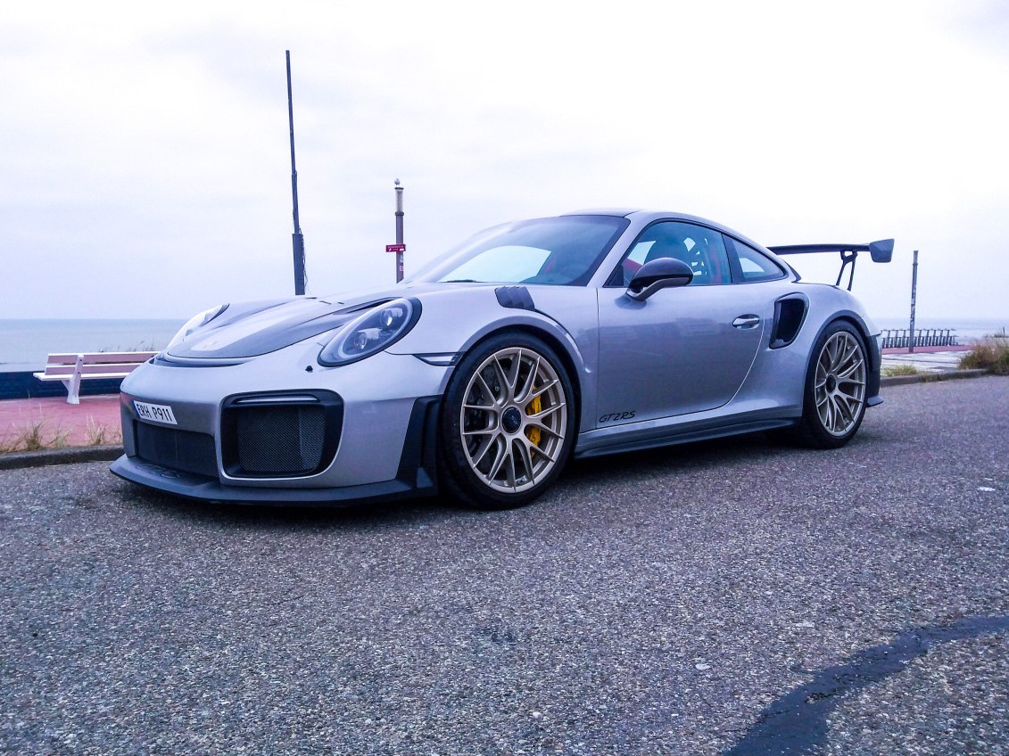 保时捷911gt2-rs!