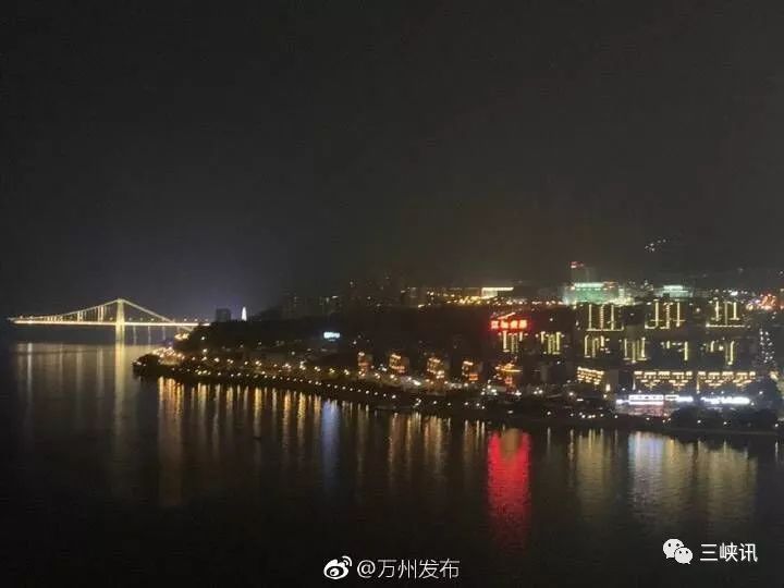 昨晚万州滨江路发生的一幕,惊呆了无数人……_夜景